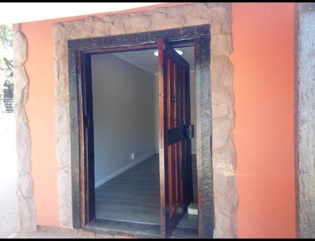 4 BEDROOM HOUSE FOR SALE IN ROOIHUISKRAAL